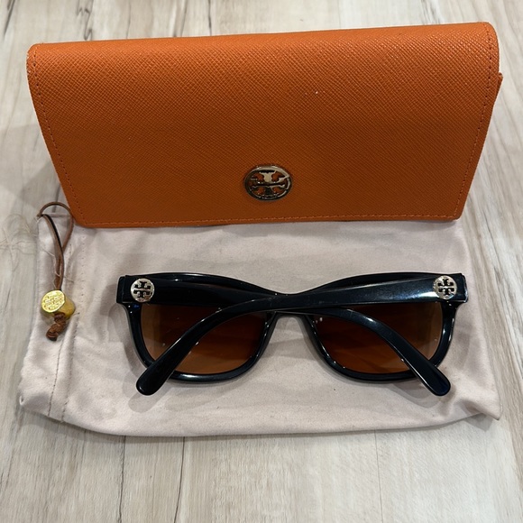 Tory Burch sunglasses - Picture 2 of 3